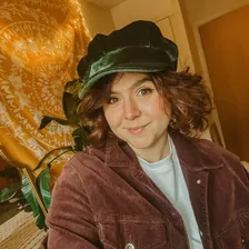 Beth Bartholomew — Instagram profile photo