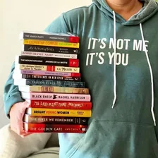 Carrie | Boston Book Fanatic — Instagram profile photo