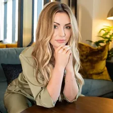 Carly Waddell — Instagram profile photo