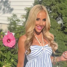 Caroline Morris AMAZON + HAIR+ BEAUTY — Instagram profile photo