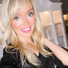 Kristen Nowak 👸🏼🐶🐶|| Amazon & CLE — Instagram profile photo
