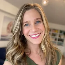 Ellen Vora, MD — Instagram profile photo