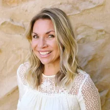 AMBER MAMIAN — Instagram profile photo