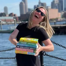 Kray’s (Kristen) Book Club — Instagram profile photo