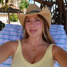 Macy McCoy | rectangle body outfits — Instagram profile photo