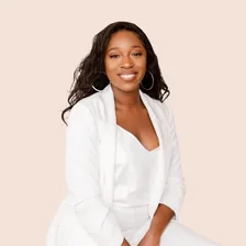 Dr. Michaela  | Clinical Psychologist | Author — Instagram profile photo