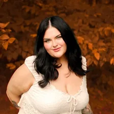 Rosey Blair 🦢 affordable style • cozy seasons — Instagram profile photo