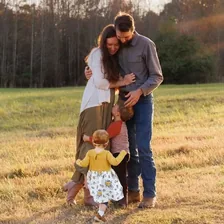 Gabriela | Traditional Catholic Family Life profile photo