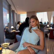 Laura Wills — Instagram profile photo